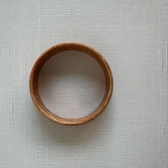 Marbled Peach Plastic Bangle: Wide Lightweight Bracelet 8" - Picture 10 of 10